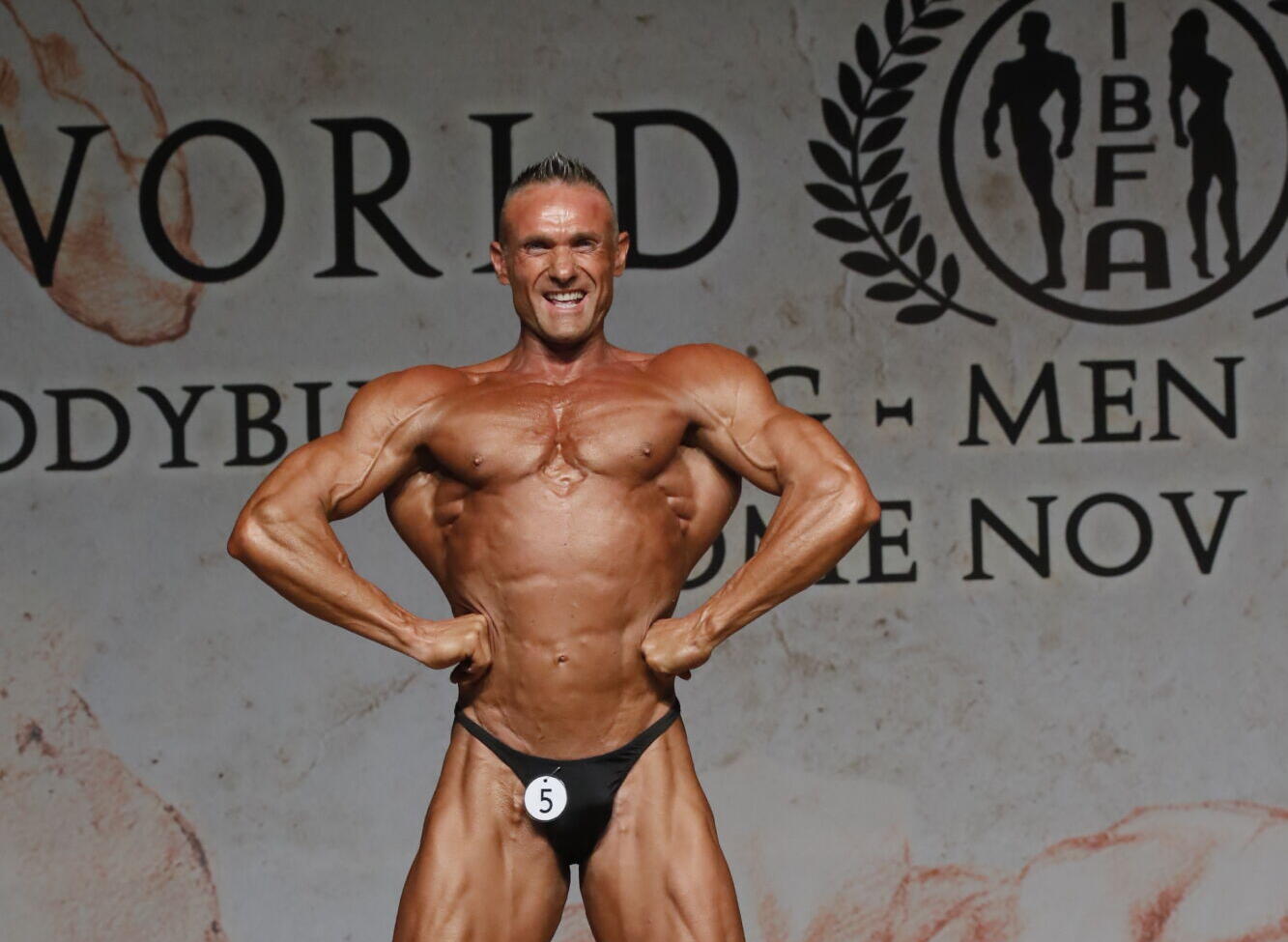 Mr Universo 2021 vince Michele Venturini di Lido di Camaiore