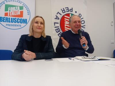 Congresso Forza Italia a Camaiore, si elegge il nuovo segretario