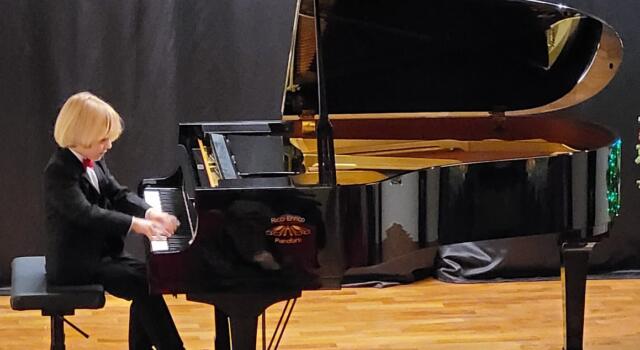 Alberto Cartuccia Cingolani, il giovane pianista si esibisce in Versilia