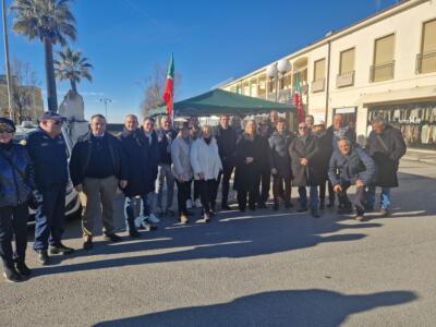 Anche in Versilia gazebo Forza Italia contro aumento aliquota Irpef